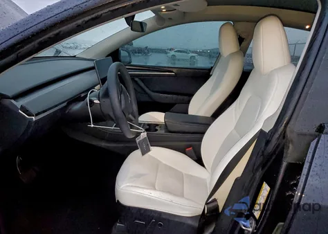 2024 Tesla Model Y из США, поврежденный, VIN 7SAYGAEE7RF037685